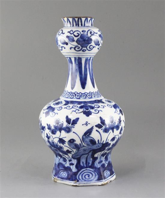 A 17th/18th century Delft garlic neck blue and white vase, 28cm